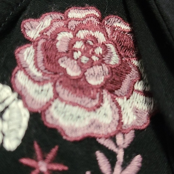 Black long sleeve embroidered - Picture 3 of 3